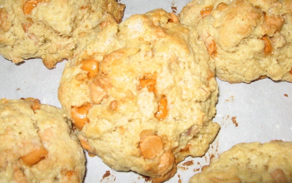 Cashew Scones with Maple Butter